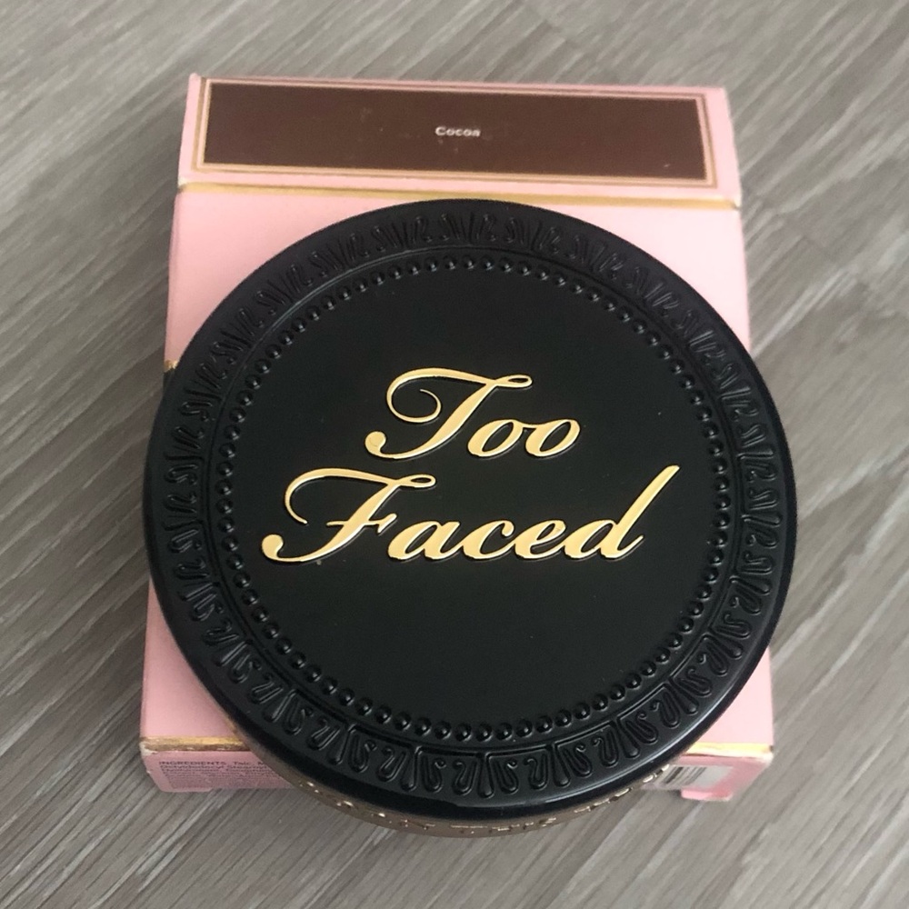 Too Faced Born This Way Multi Use Complexion Powder Foundation - Picture 2 of 4